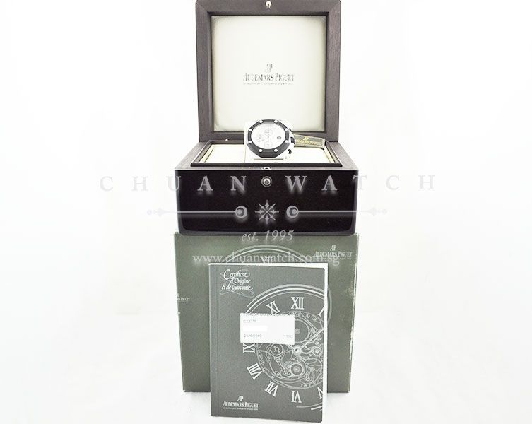 Audemars Piguet Royal Oak Offshore Rubber Clad White 25940SK - Discontinued - Image 5