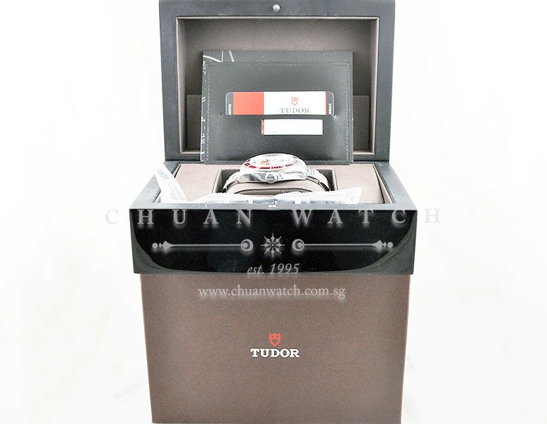 Tudor Heritage Black Bay Burgundy 79220R - Discontinued - Image 5