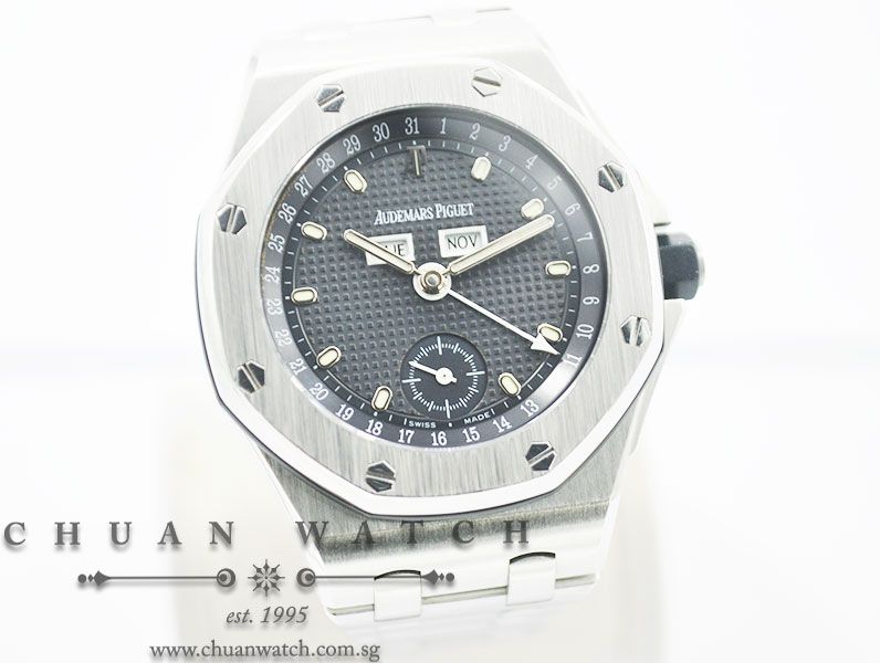 Audemars Piguet Royal Oak Offshore Triple Calendar 39mm 25807ST - Discontinued - Image 3