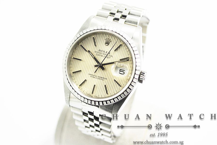Rolex Gents DateJust 36mm 16220 Silver Tapestry Index - Discontinued - Image 2
