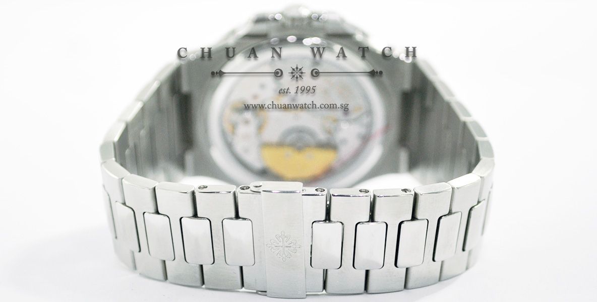 Patek Philippe Nautilus Steel MoonPhase Power-Reserve 40mm 5712/1A-001 - Image 4