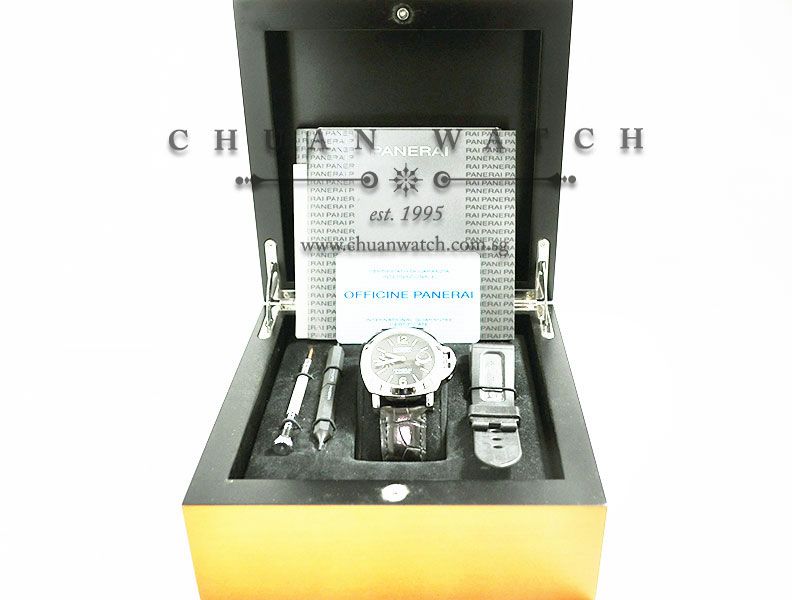 Panerai Luminor Marina Automatic 44mm Pam 104 K - Discontinued - Image 5