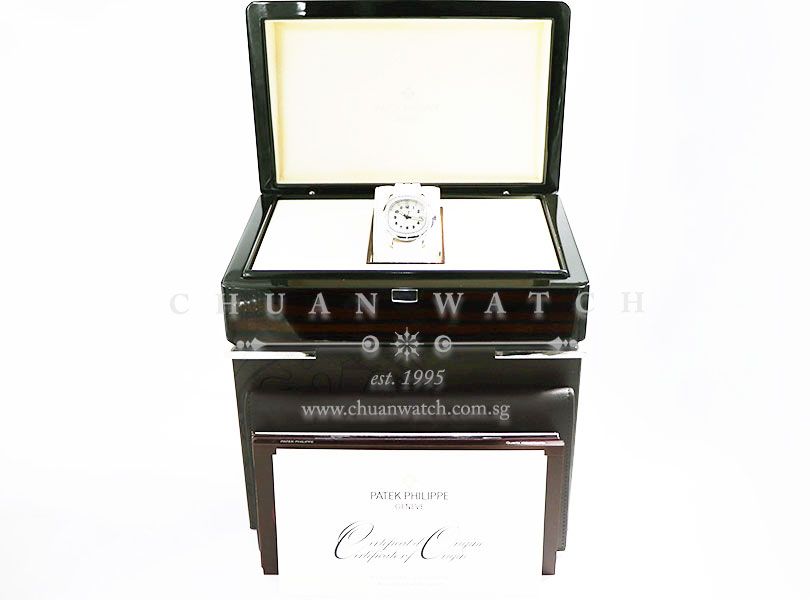 Patek Philippe Ladies Aquanaut Luce 35.6mm 5067A-011 Pure White - Discontinued Dial - Image 5