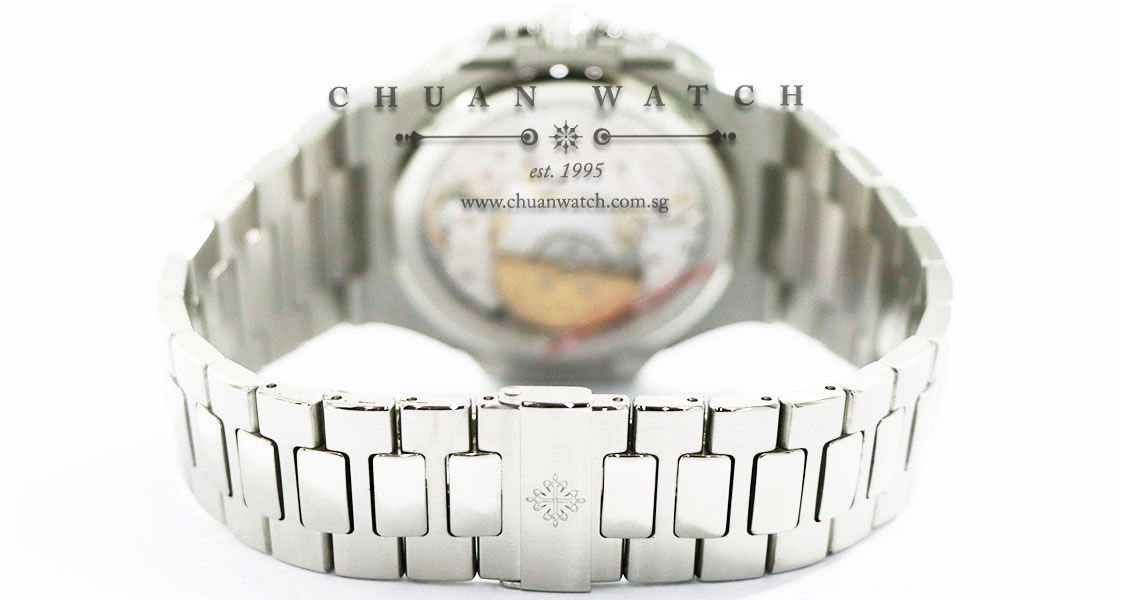 Patek Philippe Nautilus Steel MoonPhase Power-Reserve 40mm 5712/1A-001 - Image 4