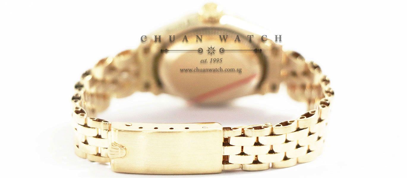 Rolex Vintage Ladies DateJust Yellow Gold 26mm 6517 Silver Sunburst Index - Discontinued - Image 4