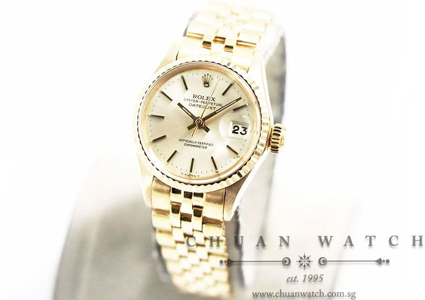 Rolex Vintage Ladies DateJust Yellow Gold 26mm 6517 Silver Sunburst Index - Discontinued - Image 2