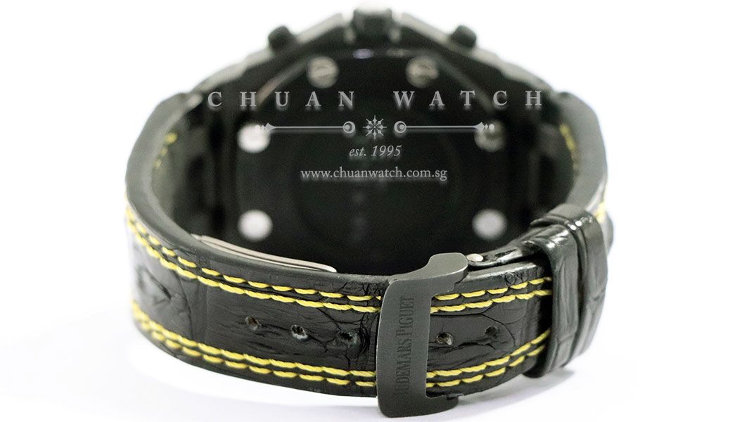 Audemars Piguet Royal Oak Offshore Bumblebee Forged Carbon 42mm 26176FO - Discontinued - Image 4