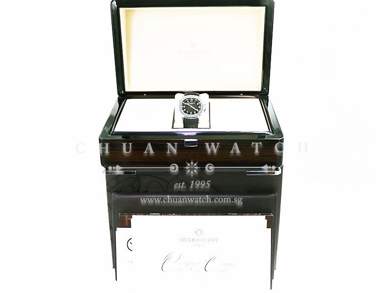 Patek Philippe Aquanaut 38mm 5165A-001 - Discontinued - Image 5