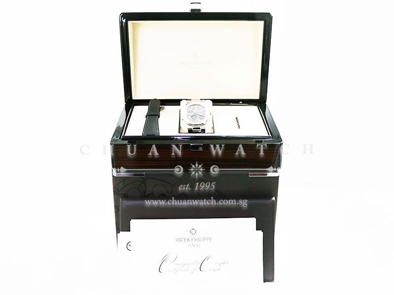Patek Philippe Nautilus MoonPhase Power-Reserve White Gold 40mm 5712G-001 - Image 5