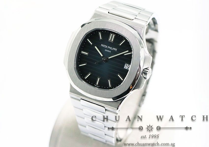 Patek Philippe Nautilus Steel 40mm 5711/1A-001 - Discontinued Dial - Image 2