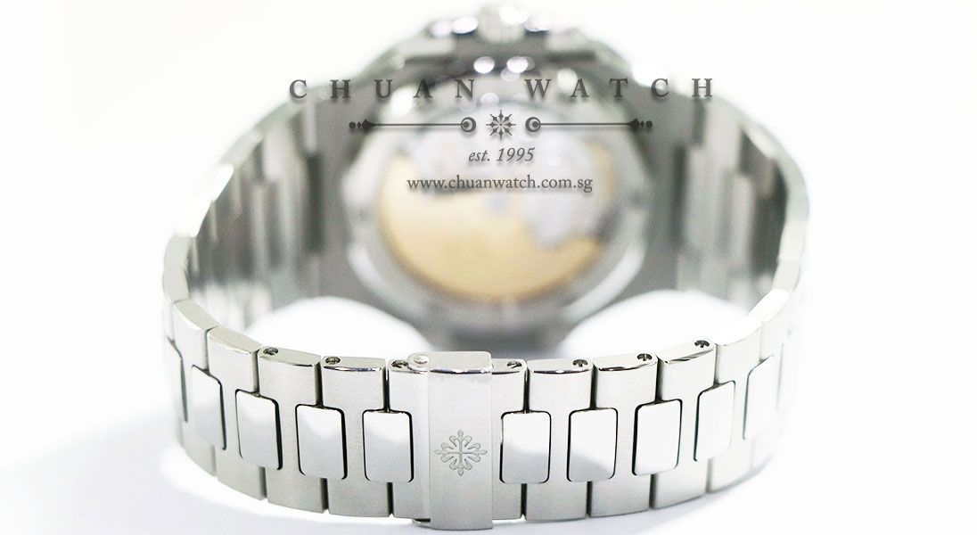 Patek Philippe Nautilus Steel 40mm 5711/1A-001 - Discontinued Dial - Image 4