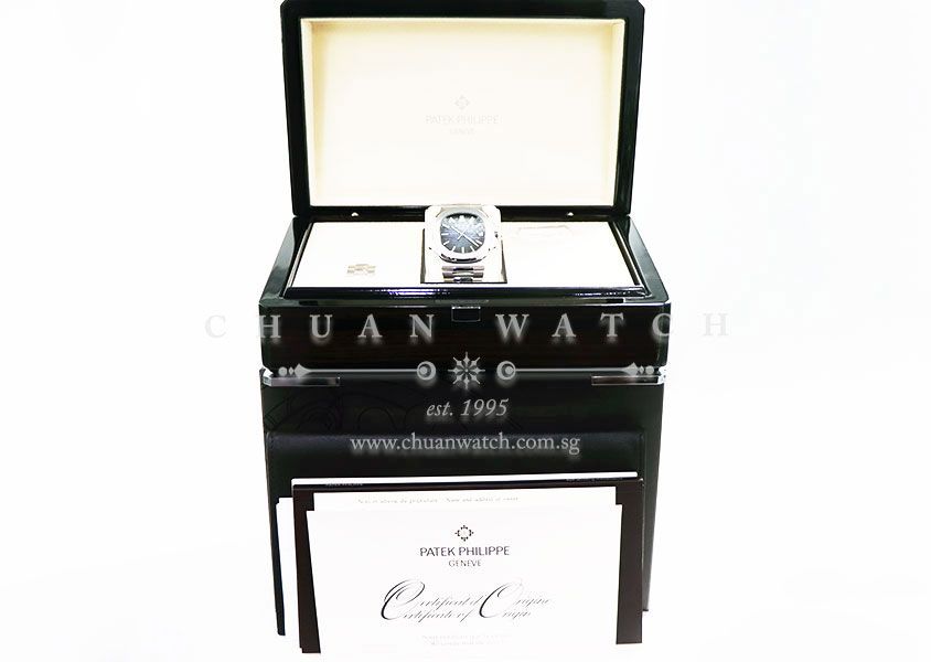 Patek Philippe Nautilus Steel 40mm 5711/1A-001 - Discontinued Dial - Image 5