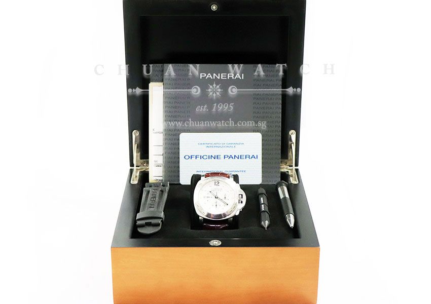 Panerai Luminor Daylight Chronograph 44mm Pam 251 J - Discontinued - Image 3