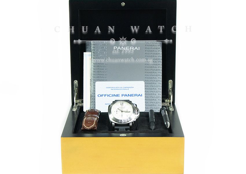Panerai Luminor Daylight Chronograph 44mm Pam 251 J - Discontinued - Image 3