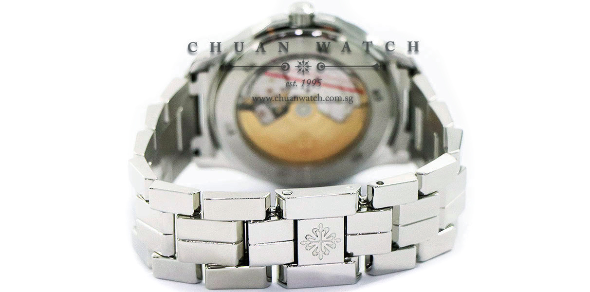 Patek Philippe Aquanaut Steel 38mm 5065/1A-001 - Discontinued - Image 3