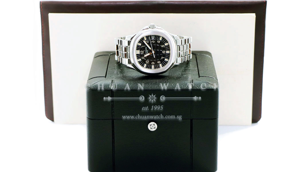 Patek Philippe Aquanaut Steel 38mm 5065/1A-001 - Discontinued - Image 2
