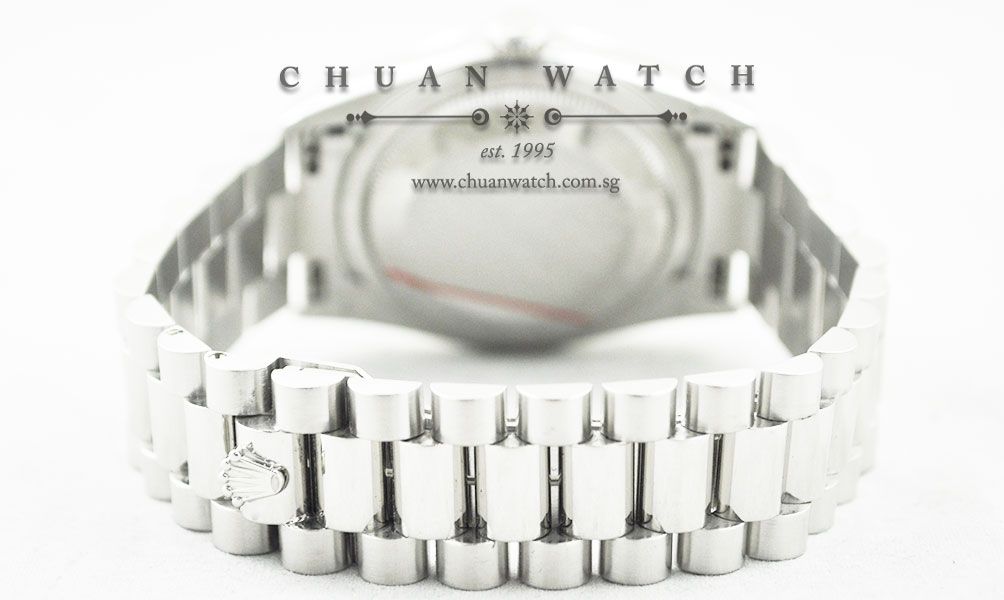 Rolex Day-Date President Platinum 36mm 18206 Silver Sunburst Diamonds - Discontinued - Image 4