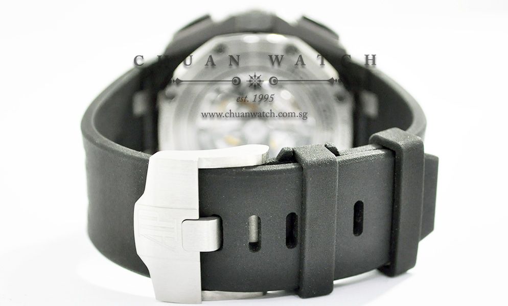 Audemars Piguet Royal Oak Offshore Novelty Carbon 44mm 26400AU - Discontinued - Image 4