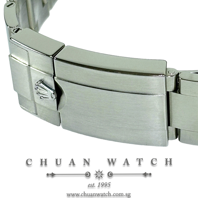Rolex Explorer II 42mm 226570 Black - Image 3