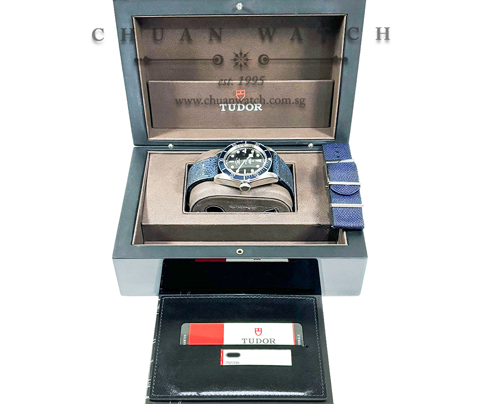Tudor Black Bay Blue Rose Dial 41mm 79220B - Discontinued - Image 4