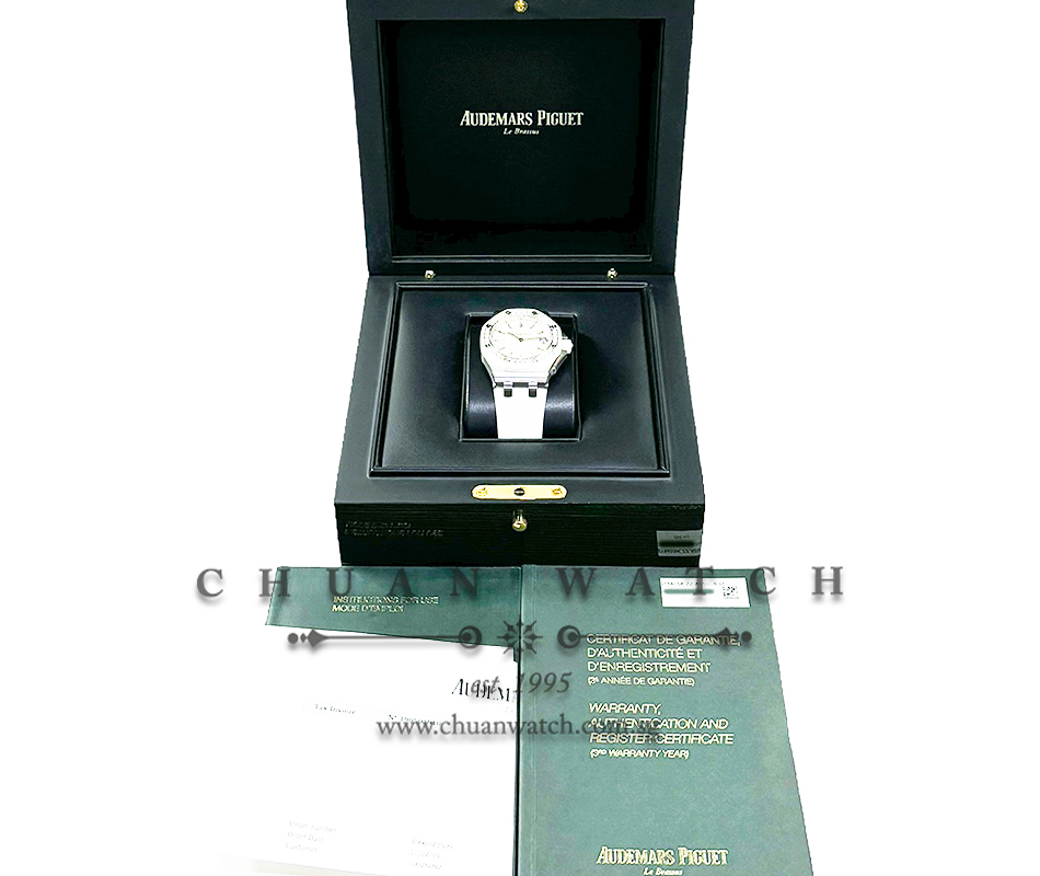 Audemars Piguet Ladies' Royal Oak Offshore Quartz Steel 37mm 67540SK - Discontinued - Image 4