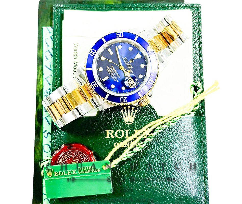Rolex Submariner Date Two-Tone 16613 Blue Tritium - Discontinued - Image 4