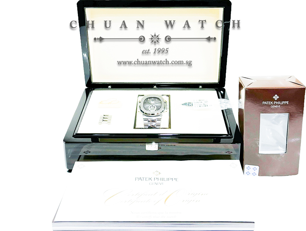 Patek Philippe Nautilus Annual Calendar MoonPhase Steel 40.5mm 5726/1A-001 Black - Discontinued - Image 4