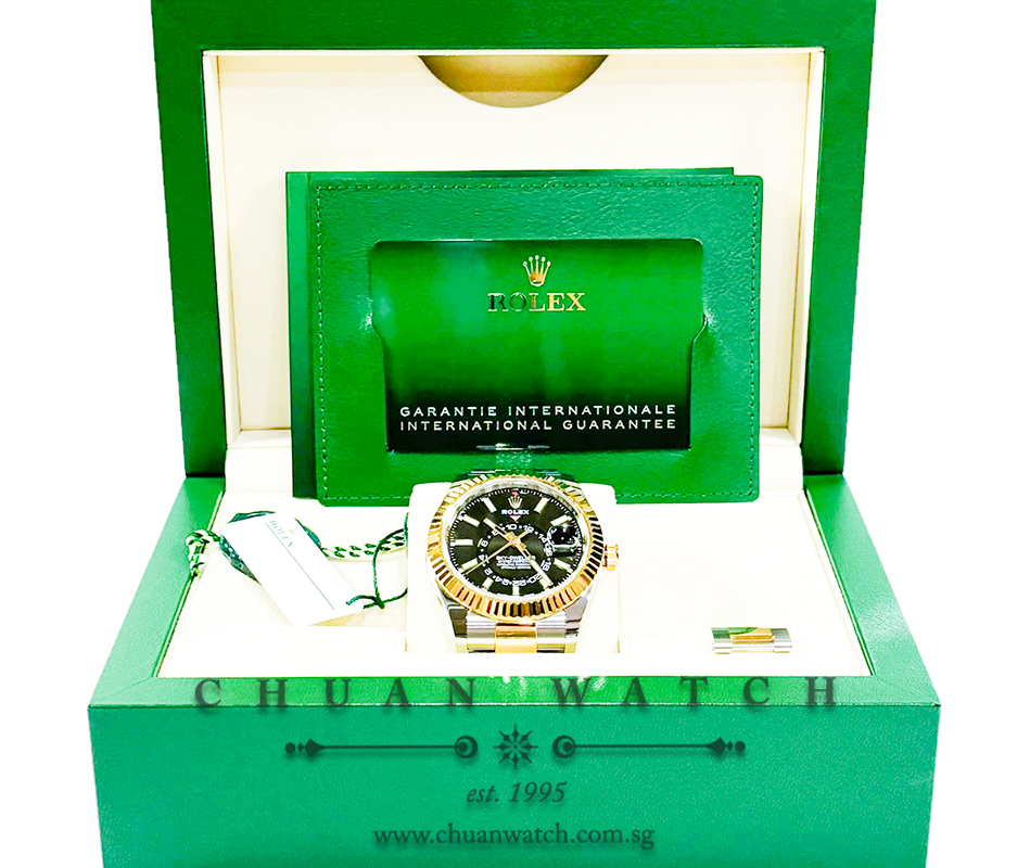 Rolex Sky-Dweller Two-Tone 42mm 326933 Black - Discontinued - Image 4