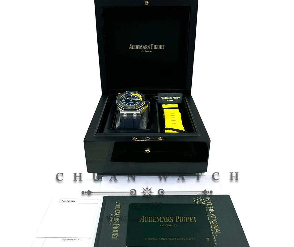 Audemars Piguet Royal Oak Offshore Diver Steel 42mm 15710ST Blue - Discontinued - Image 2