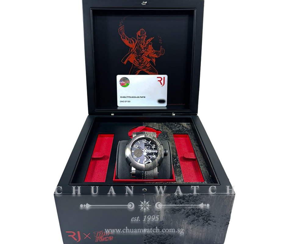 Romain Jerome Arraw x DC Comics 'Two-Face' Titanium 45mm 1C45S.TTTR.5023.AR.TWF18  (Limited Edition of 100 Pieces Only) - Image 2