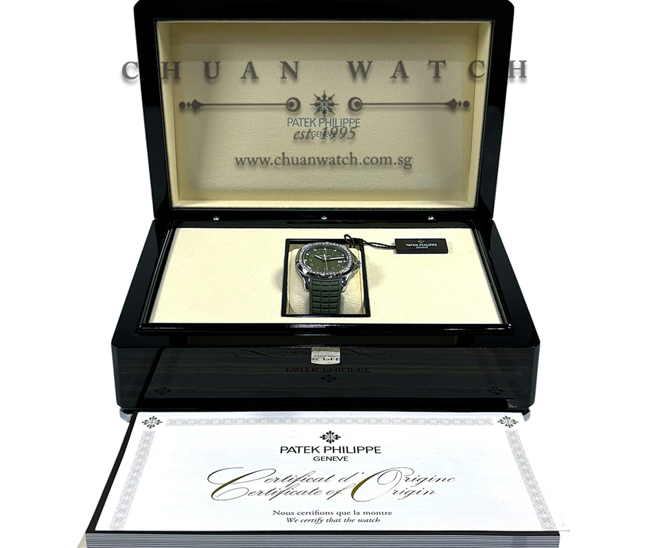 Patek Philippe Aquanaut Luce Quartz Steel 38.8mm 5267/200A-011 Khaki Green - Image 2