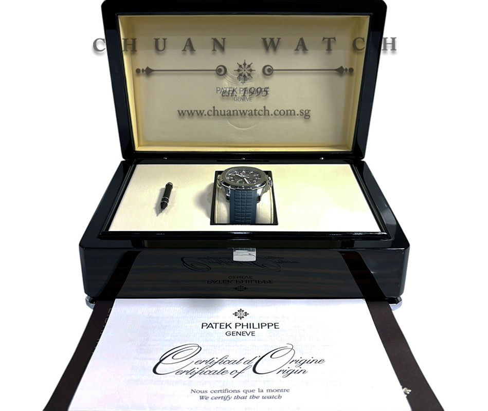 Patek Philippe Aquanaut Travel Time Steel 40.8mm 5164A-001 - Discontinued - Image 2