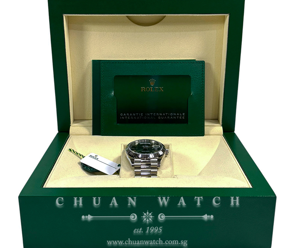 Rolex Day-Date 40 President White Gold 228239 Olive-Green Roman - Image 2